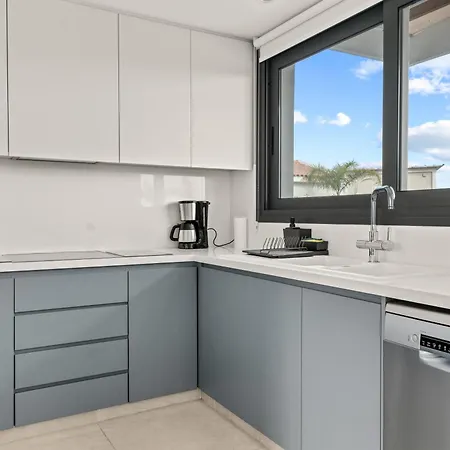 וילה Serenity Waves 20 *